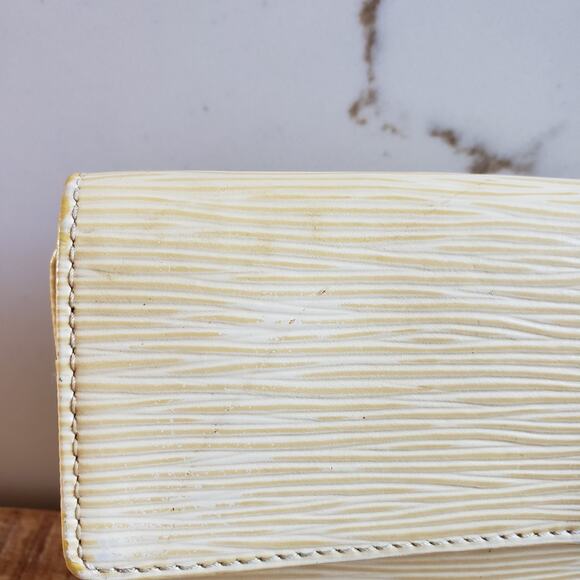 Louis Vuitton Wallet Epi Leather Butter Yellow French Flap VTG Compact Clutch LV - Picture 2 of 13